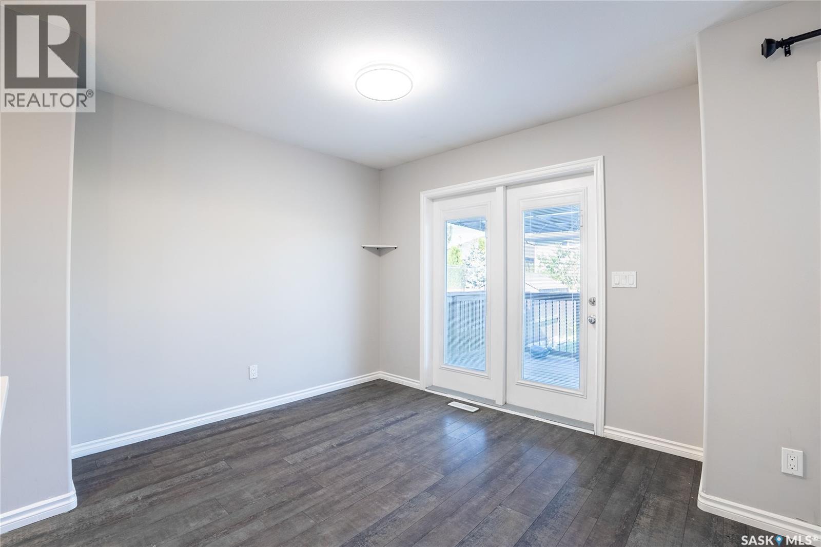 334 Dickson Crescent, Saskatoon, Saskatchewan S7T 0T8 - Photo 4 - SK038058