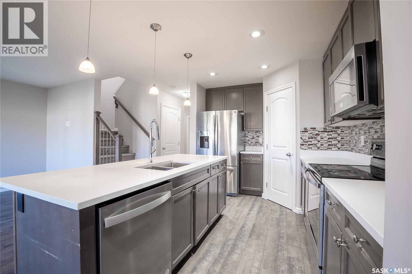 334 Dickson Crescent, Saskatoon, Saskatchewan S7T 0T8 - Photo 7 - SK038058
