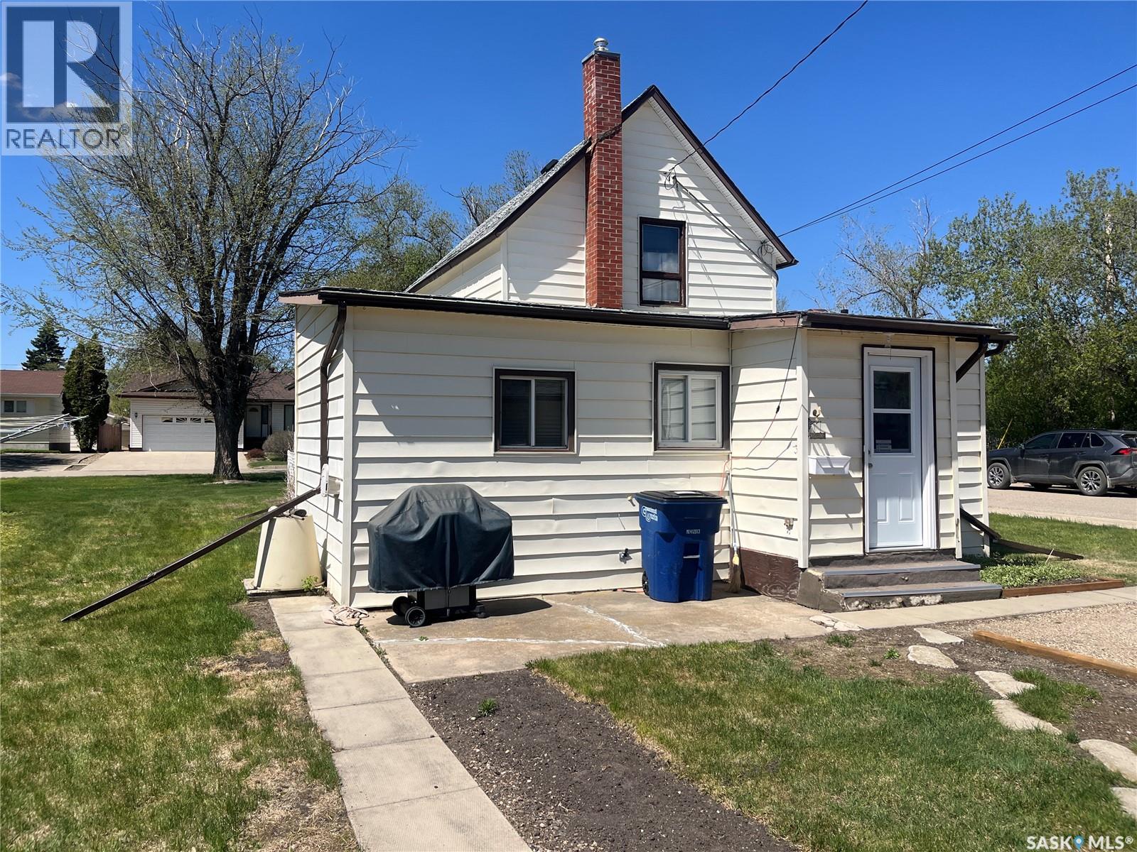 98 3rd Street Ne, Wadena, Saskatchewan  S0A 4J0 - Photo 2 - SK038035