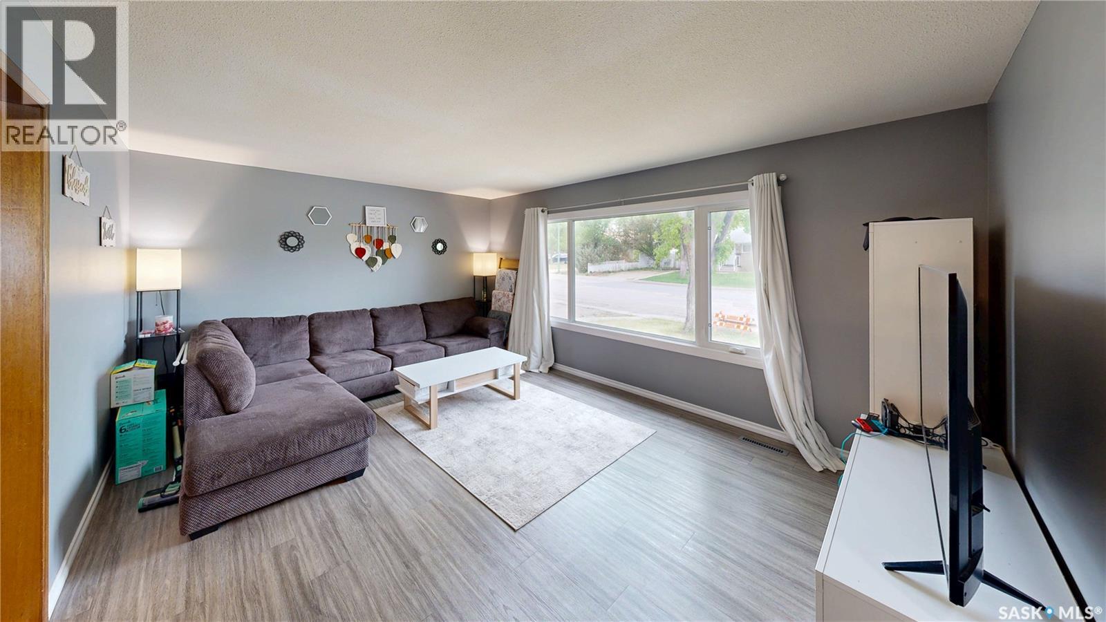 418 Froom Crescent, Regina, Saskatchewan  S4N 1T6 - Photo 4 - SK038023