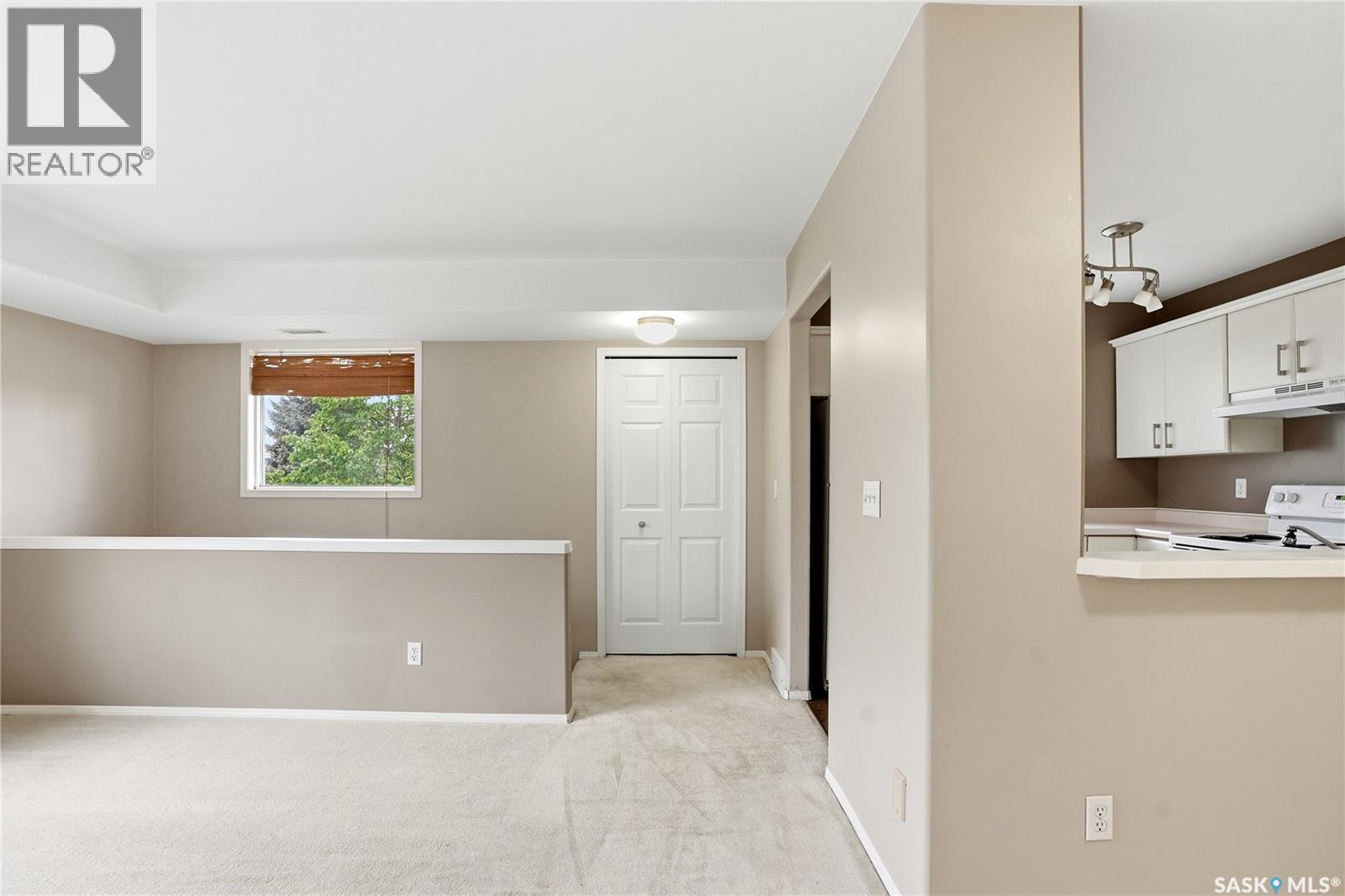 105 615 Perehudoff Crescent, Saskatoon, Saskatchewan  S7N 4K6 - Photo 5 - SK038002