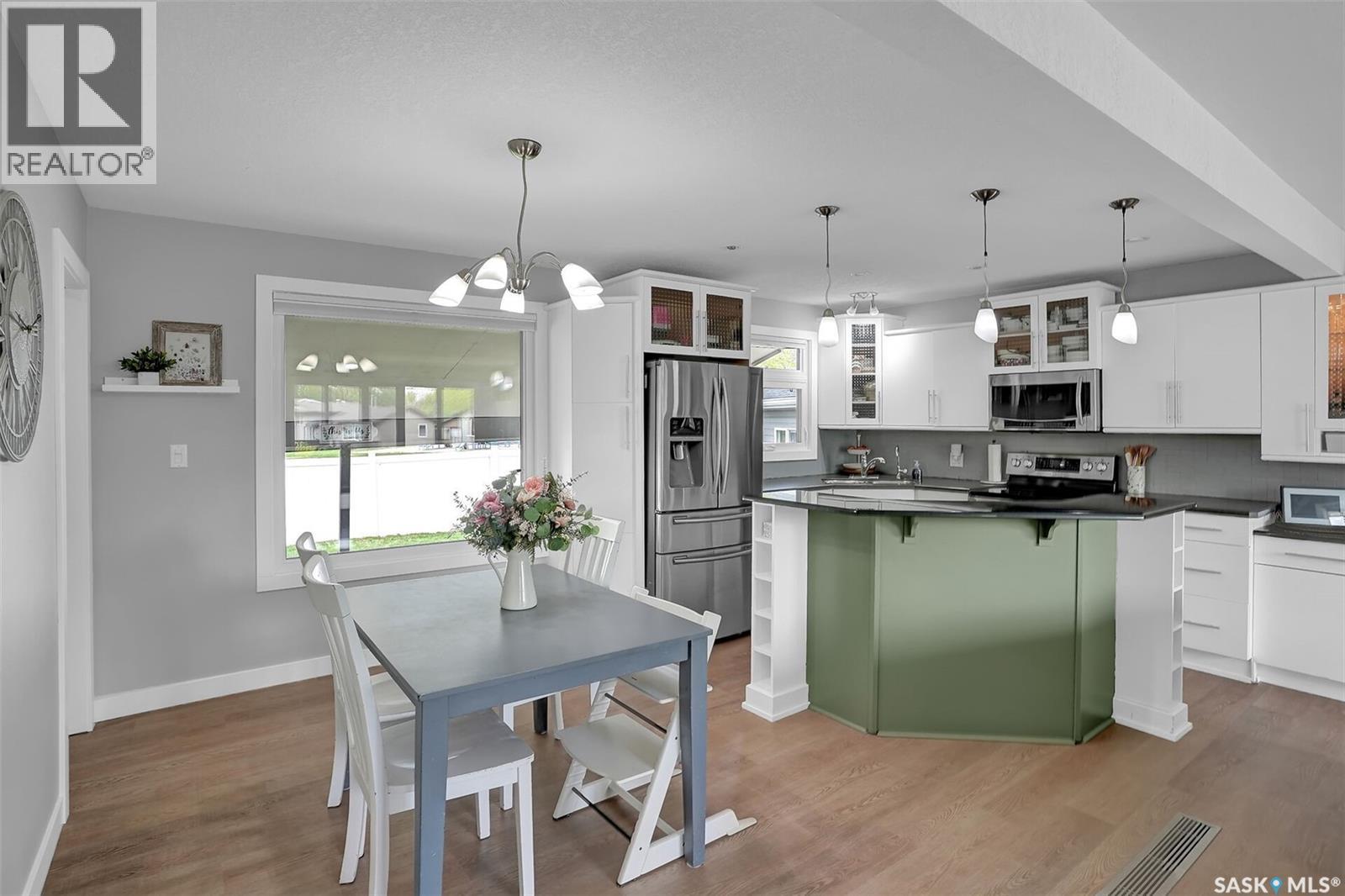 28 Pleasantview Bay, Regina, Saskatchewan  S4R 5H3 - Photo 18 - SK037868