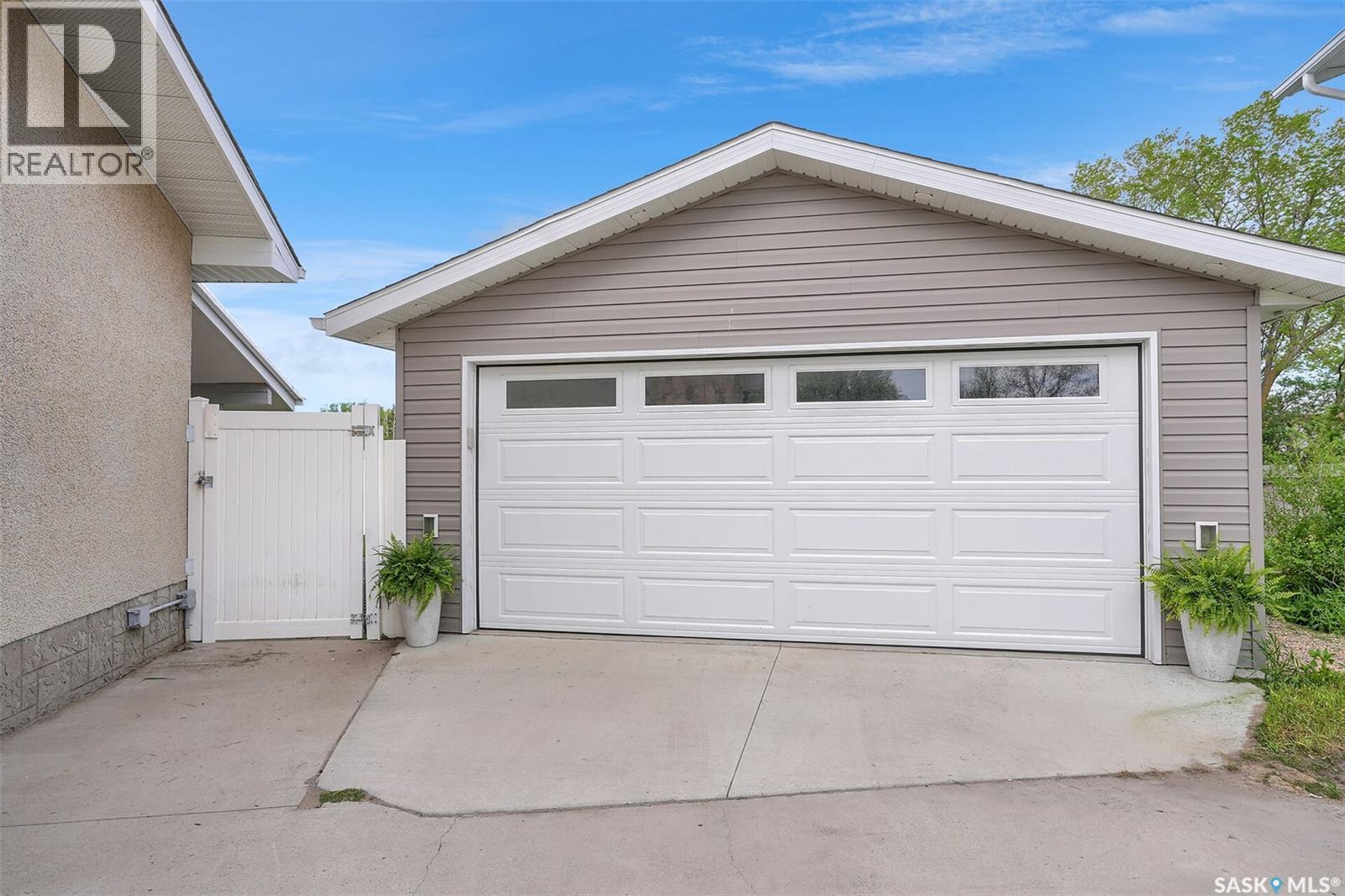 28 Pleasantview Bay, Regina, Saskatchewan  S4R 5H3 - Photo 39 - SK037868