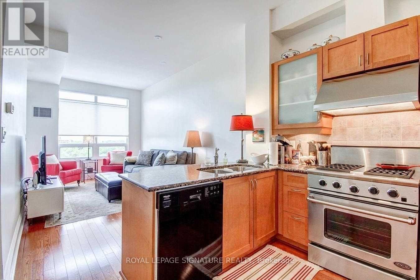 1005 - 99 Avenue Road, Toronto, Ontario  M5R 2G5 - Photo 2 - C13233228