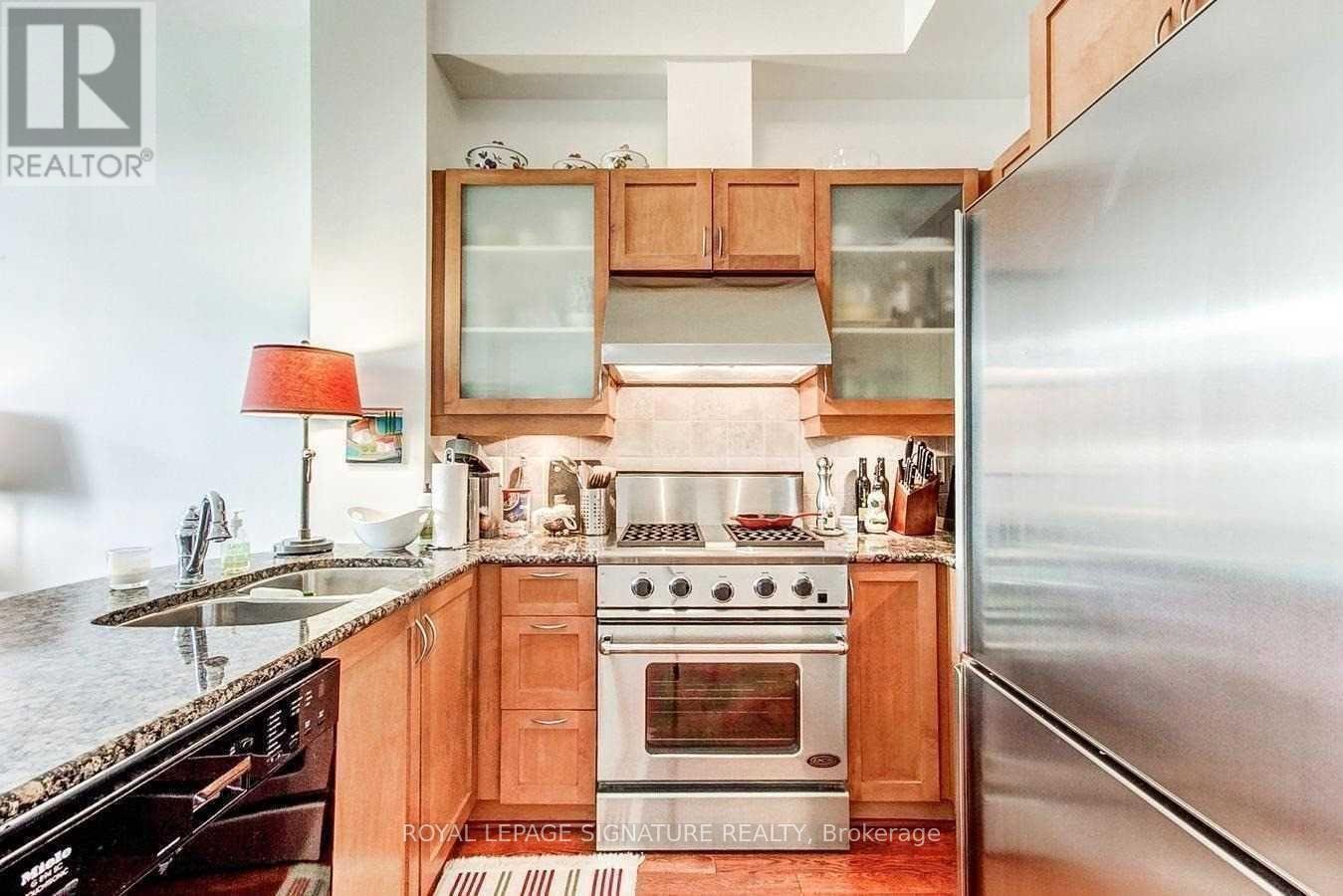 1005 - 99 Avenue Road, Toronto, Ontario  M5R 2G5 - Photo 7 - C13233228