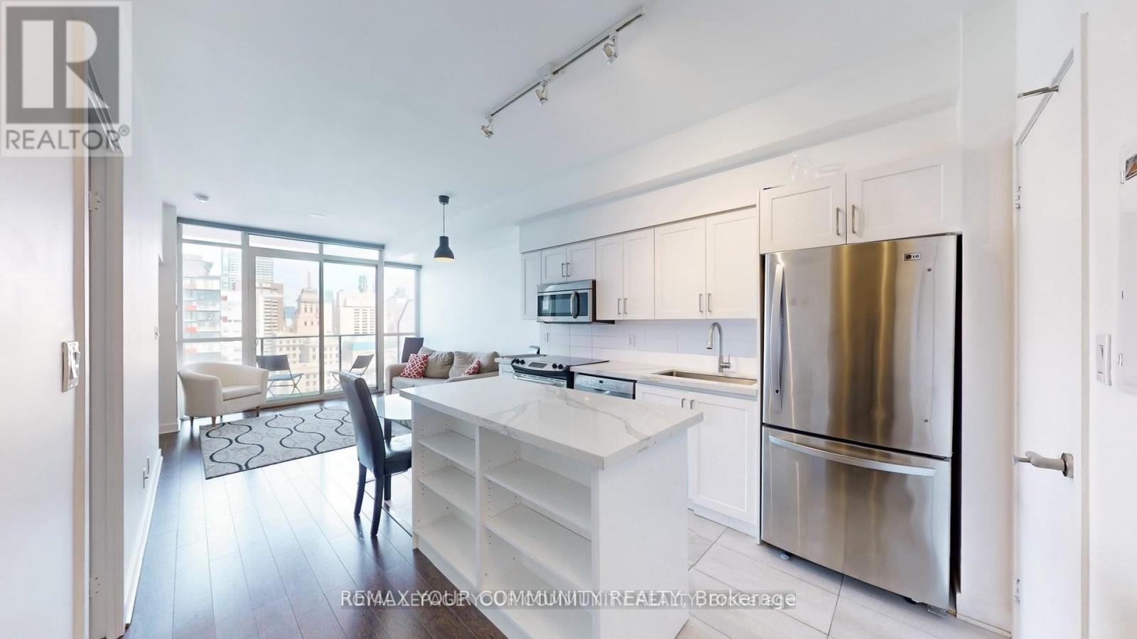2305 - 126 SIMCOE ST STREET, Toronto, Ontario