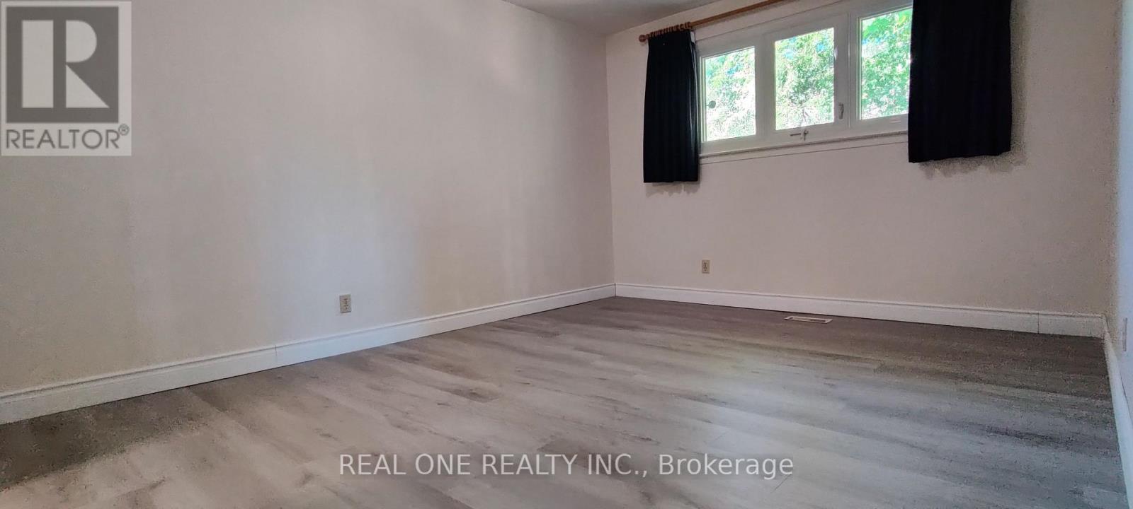 Upper - 9 Lisburn Crescent, Toronto, Ontario  M2J 2Z4 - Photo 4 - C13233322