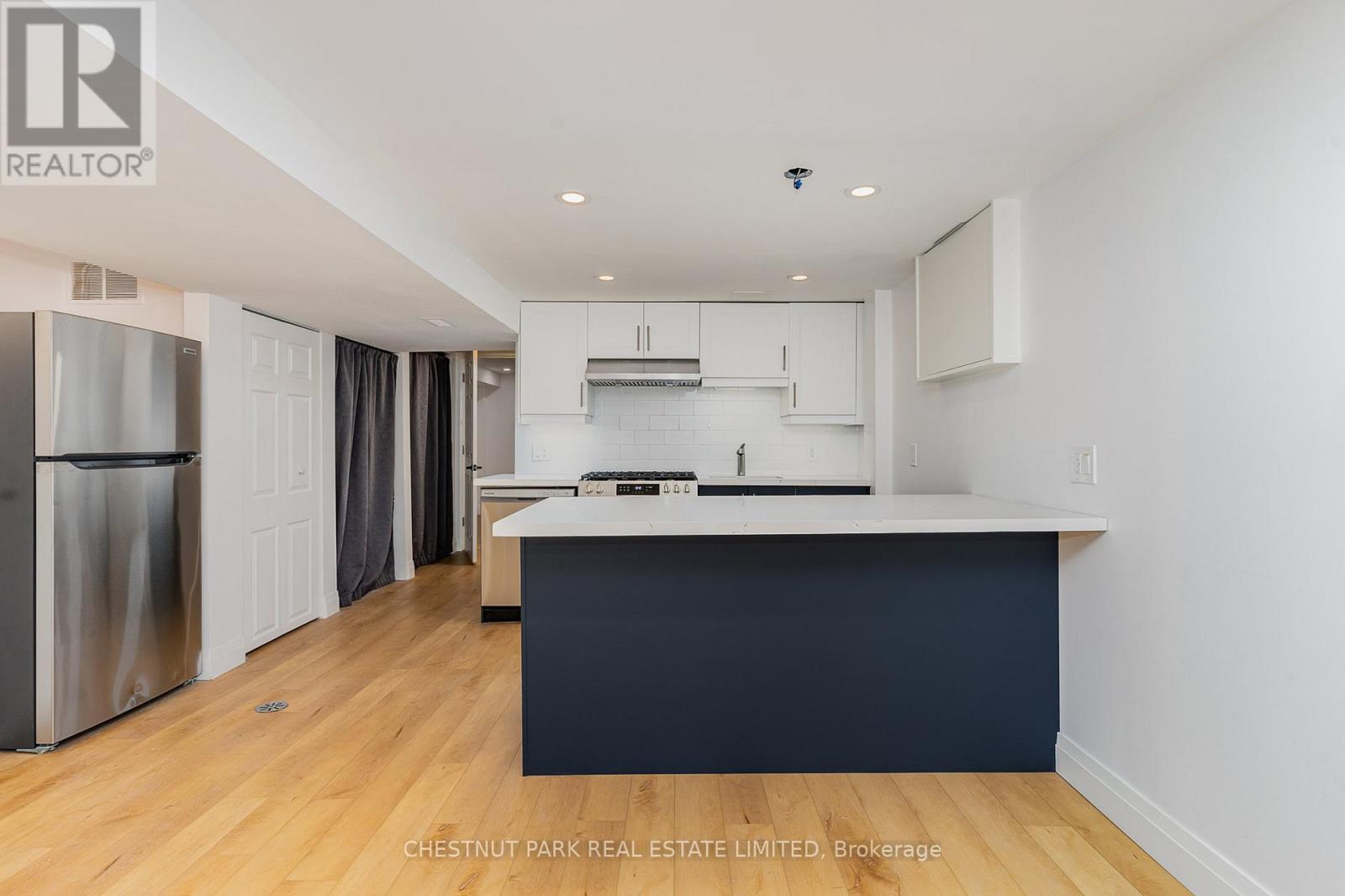 LL - 901 MANNING AVENUE, Toronto, Ontario