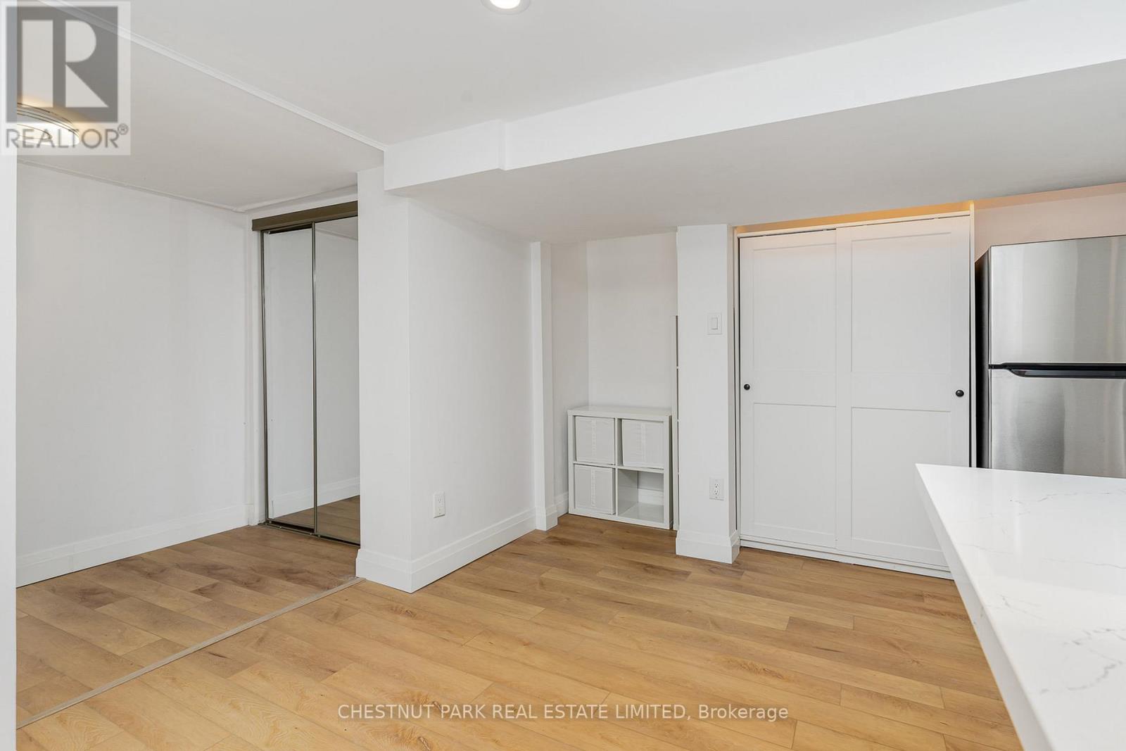 Ll - 901 Manning Avenue, Toronto, Ontario  M6G 2X5 - Photo 10 - C13233340