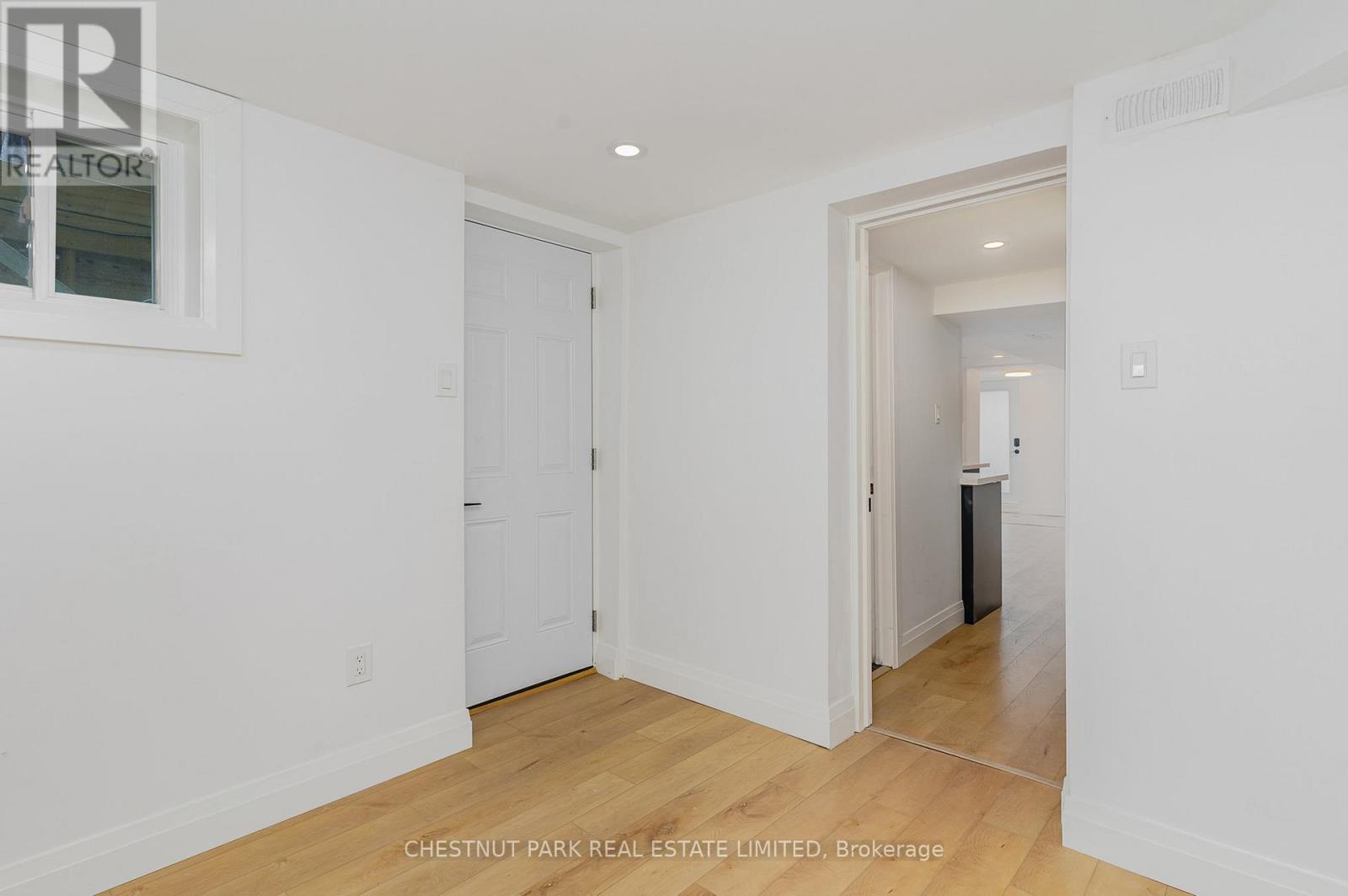Ll - 901 Manning Avenue, Toronto, Ontario  M6G 2X5 - Photo 13 - C13233340