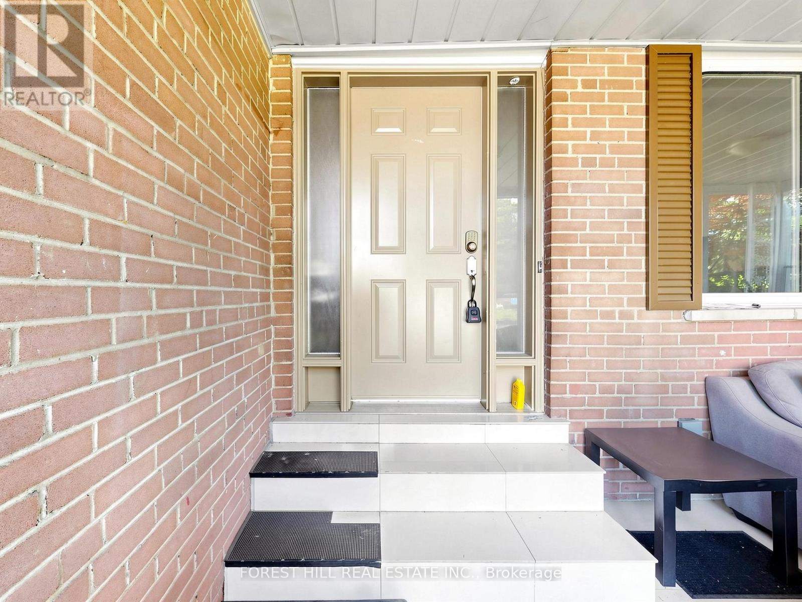 32 Wycliffe Crescent, Toronto, Ontario  M2K 1V6 - Photo 5 - C13233342