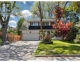 32 WYCLIFFE CRESCENT, Toronto, Ontario