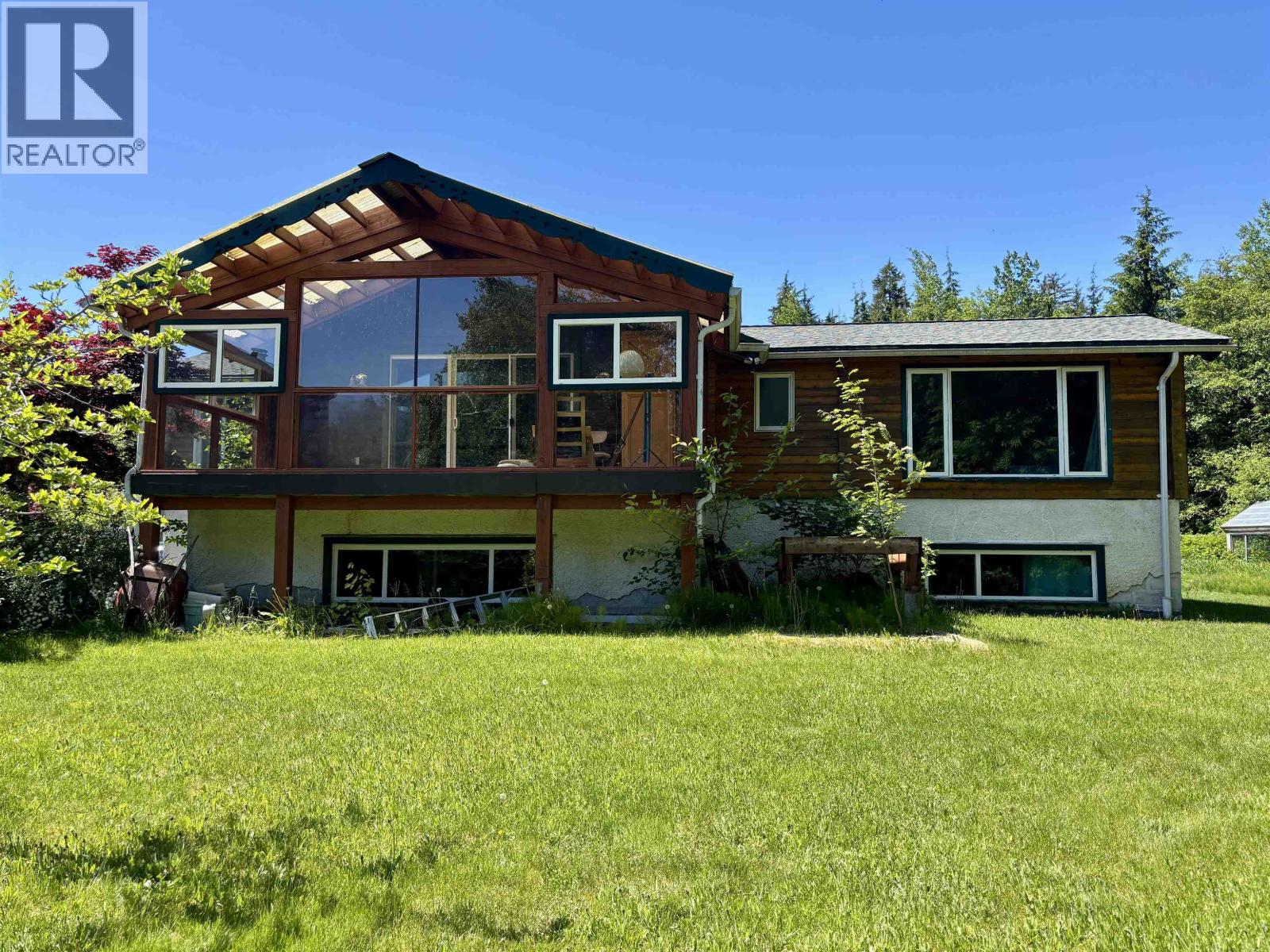 41 Amos Street, Kitimat, British Columbia  V8C 1A5 - Photo 2 - R3130553