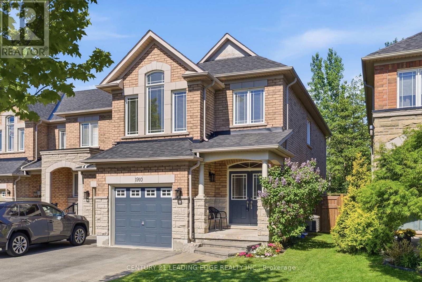 1910 Calvington Drive, Pickering, Ontario  L1V 0B3 - Photo 2 - E13233310