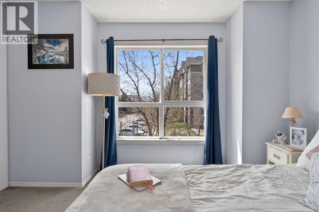 32 Erin Woods Court Se, Calgary, Alberta  T2B 3V6 - Photo 18 - A2308342