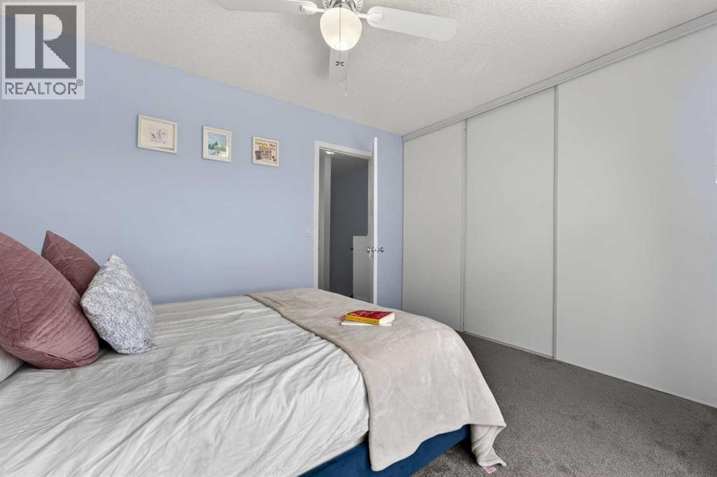 32 Erin Woods Court Se, Calgary, Alberta  T2B 3V6 - Photo 17 - A2308342