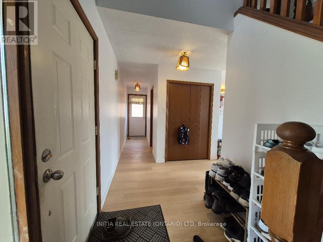 176 Chepstow Close, London North, Ontario  N6G 3S2 - Photo 2 - X13233468