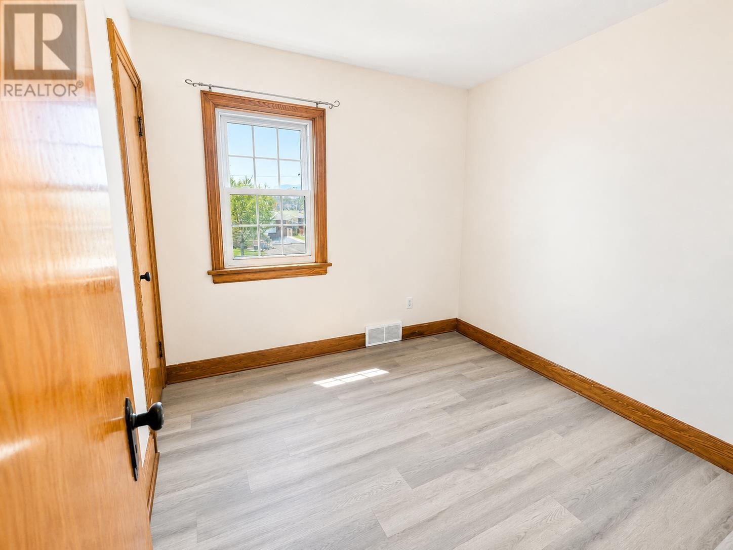 2101 Victoria Ave E, Thunder Bay, Ontario  P7C 1E4 - Photo 27 - TB2601307