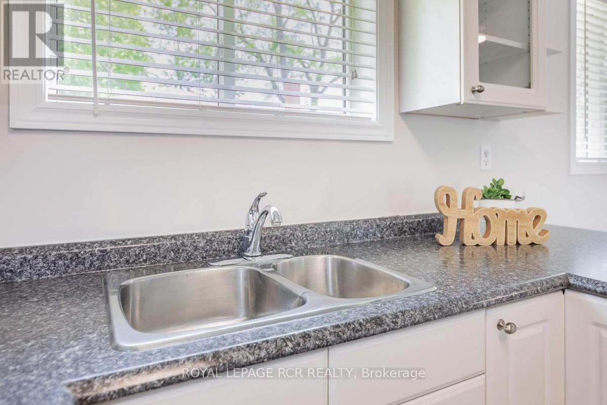 384 Watson Drive, Whitchurch-Stouffville, Ontario  L4A 6L1 - Photo 13 - N13233202