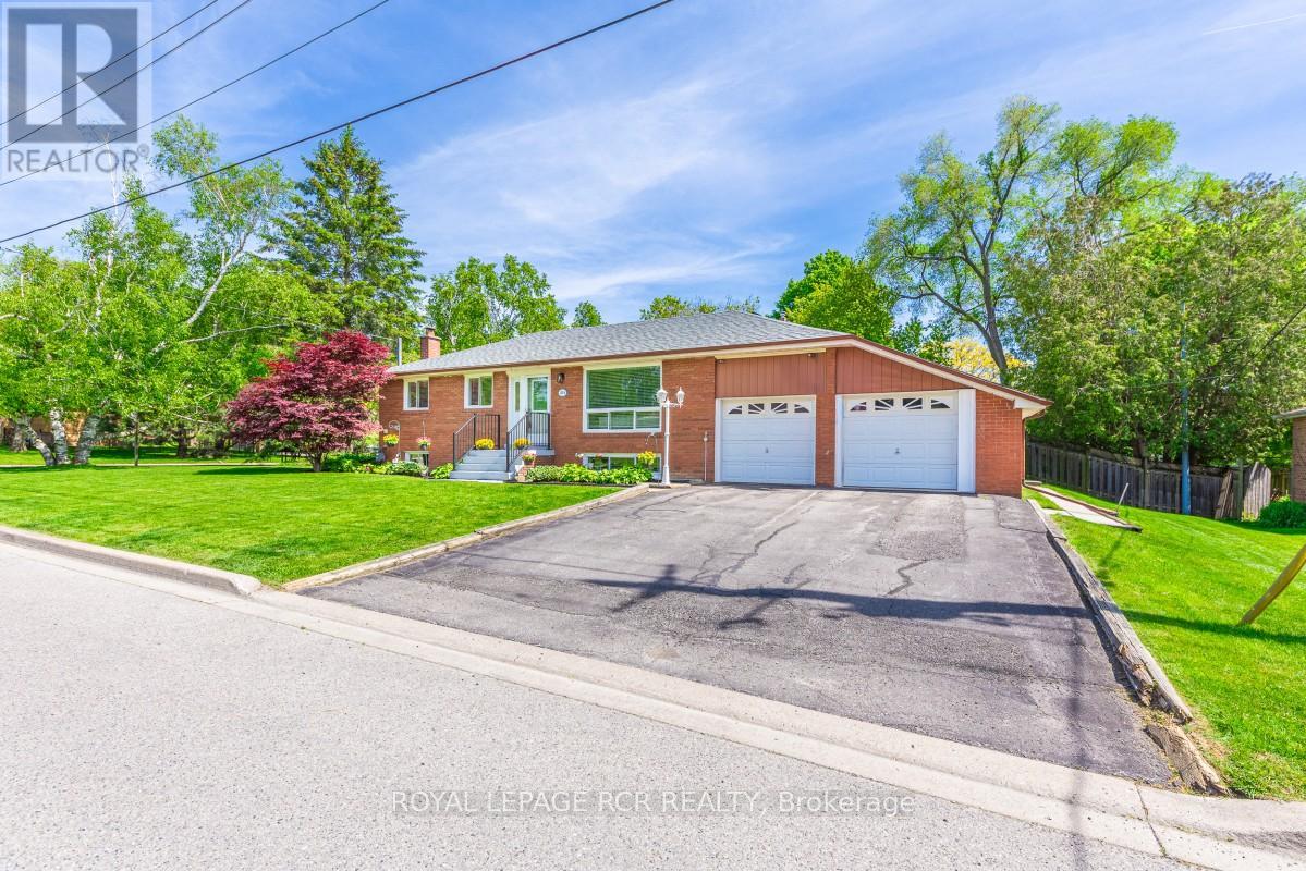384 Watson Drive, Whitchurch-Stouffville, Ontario  L4A 6L1 - Photo 2 - N13233202