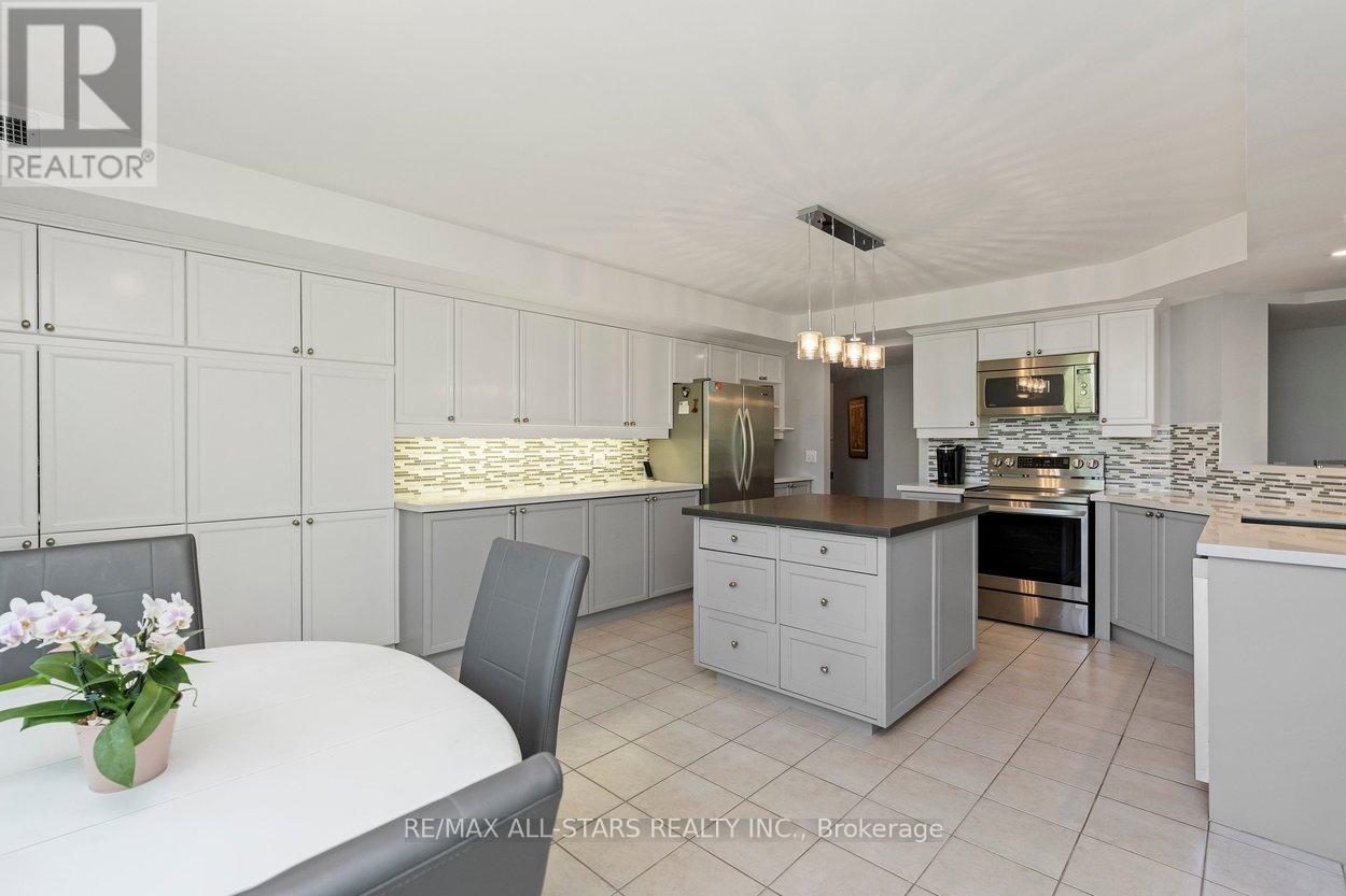 219 - 80 The Boardwalk Way, Markham, Ontario  L6E 1B8 - Photo 13 - N13233268