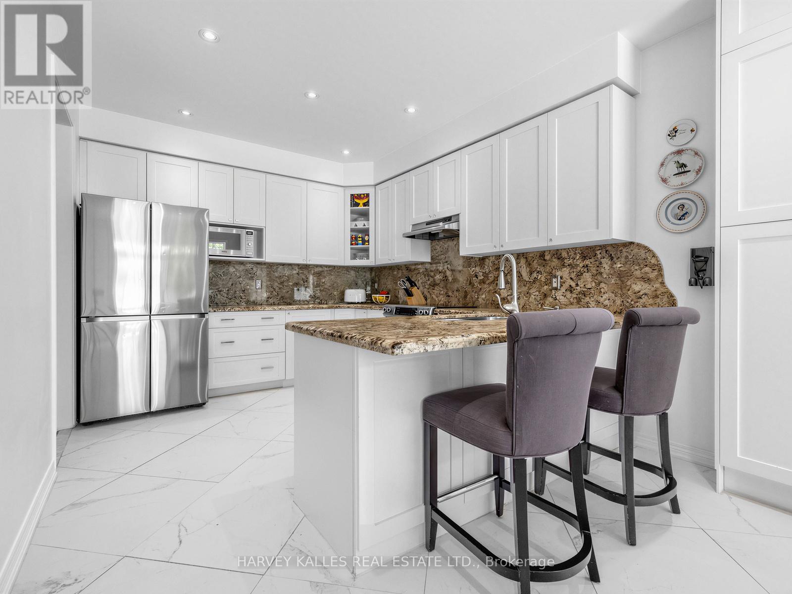 28 Southvale Drive, Vaughan, Ontario L6A 0X2 - Photo 8 - N13233302