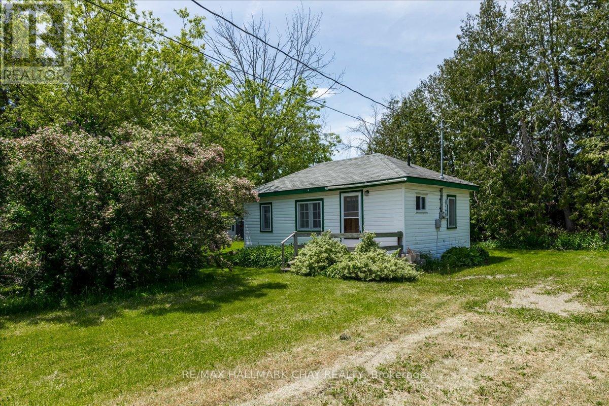 1056 Ewart Street, Innisfil, Ontario  L0L 1C0 - Photo 2 - N13233328