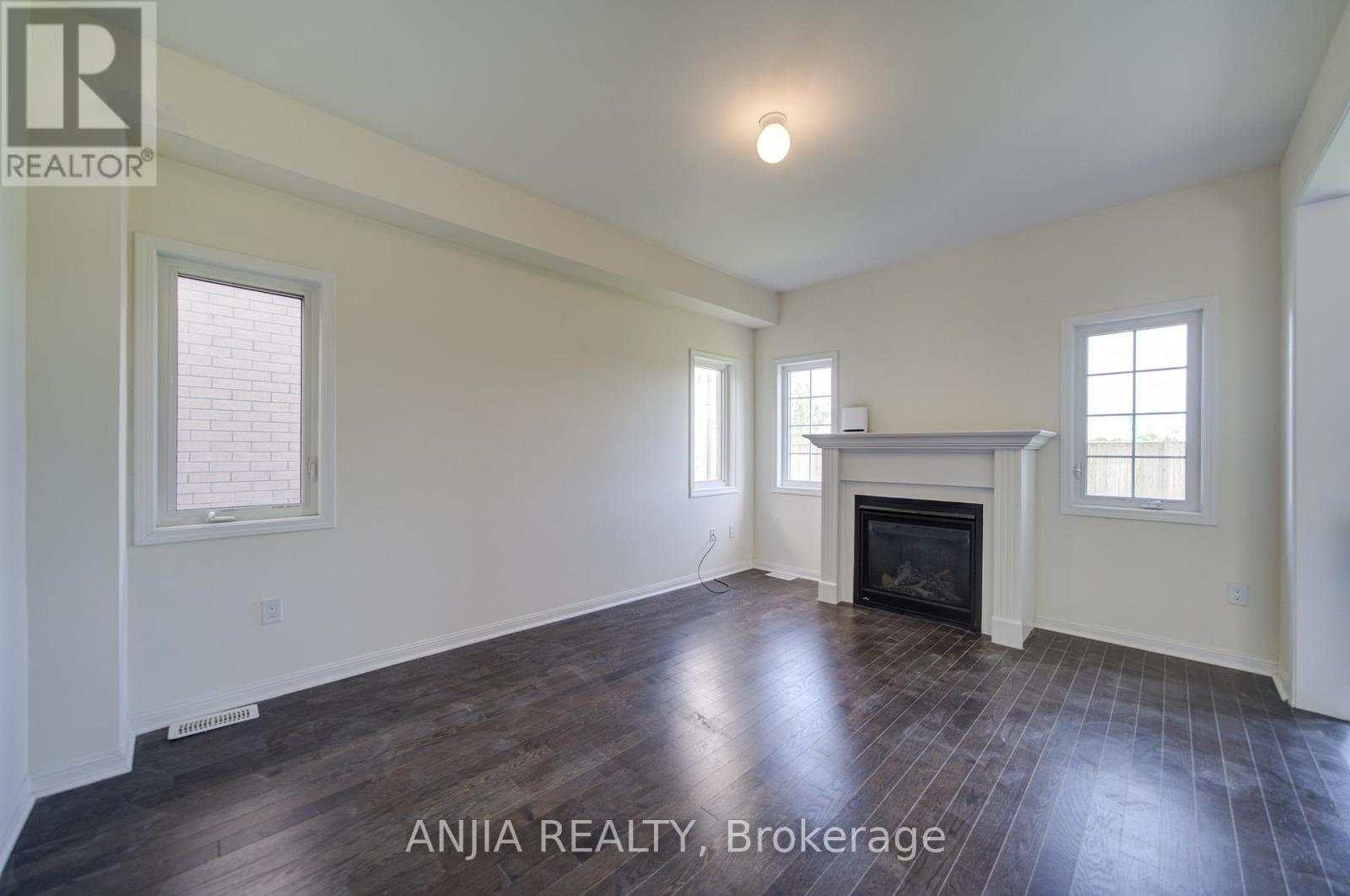 9 Cliff Thompson Court, Georgina, Ontario  L0E 1R0 - Photo 13 - N13233356