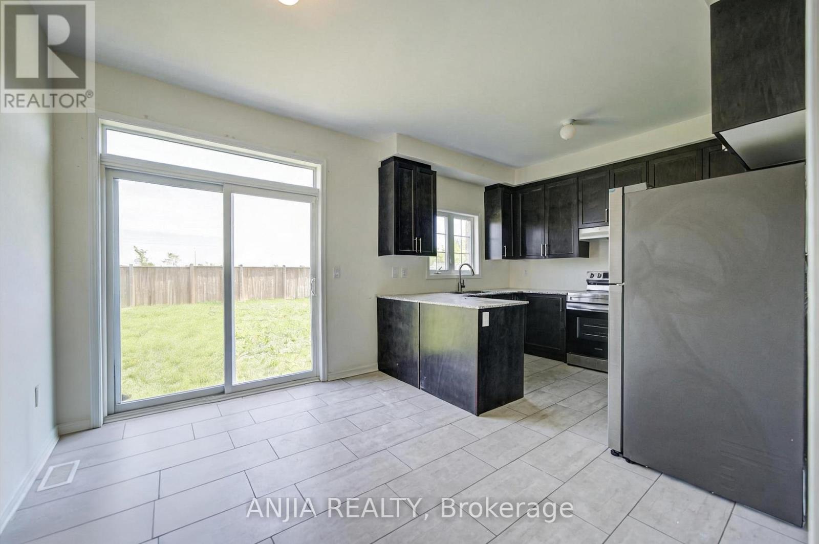 9 Cliff Thompson Court, Georgina, Ontario  L0E 1R0 - Photo 17 - N13233356