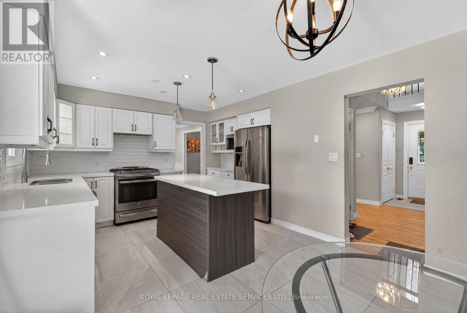 28 Wootten Way, Markham, Ontario  L3P 3L9 - Photo 14 - N13233408
