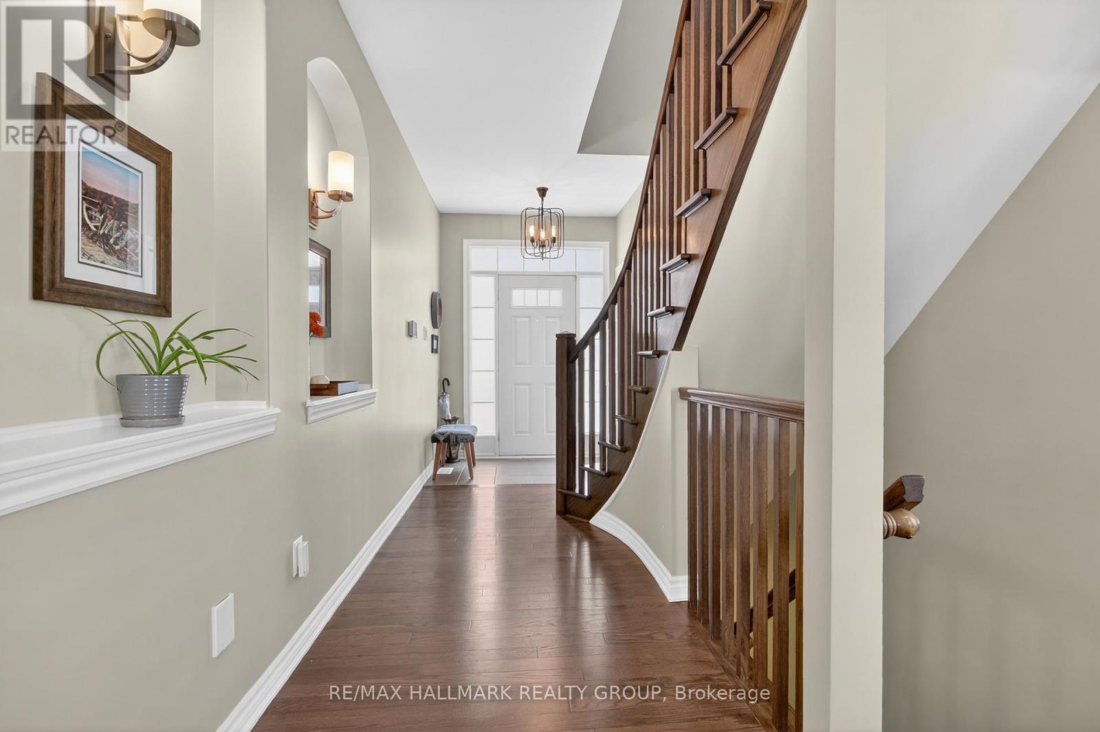 33 Summitview Drive, Ottawa, Ontario  K2M 2V9 - Photo 2 - X13233696