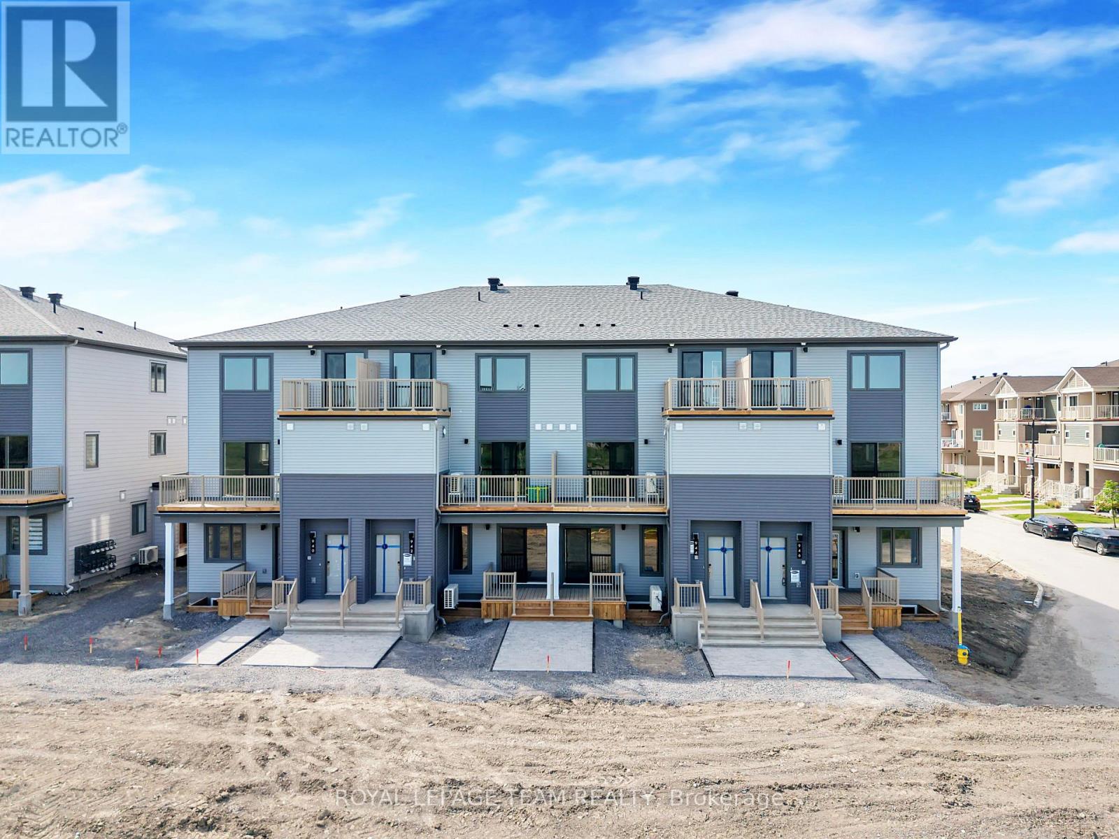 946 CHAPMAN MILLS DRIVE, Ottawa, Ontario