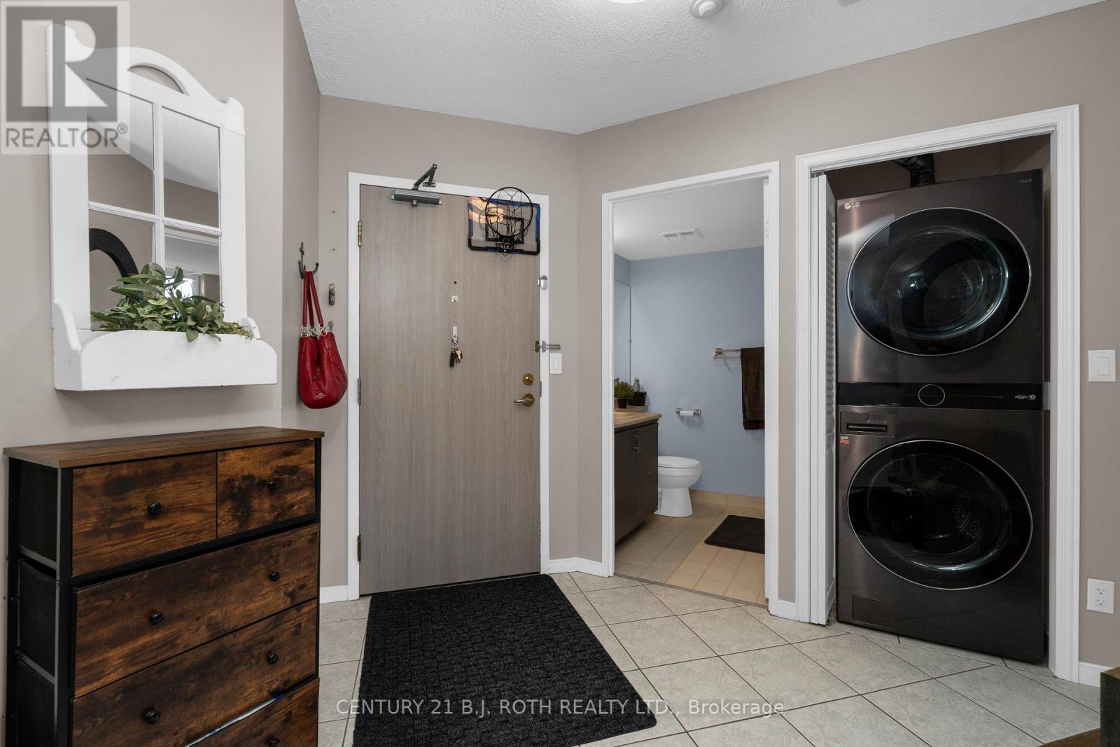 807 - 150 Dunlop Street E, Barrie (City Centre), Ontario L4M 6H1 - Photo 4 - S13233246