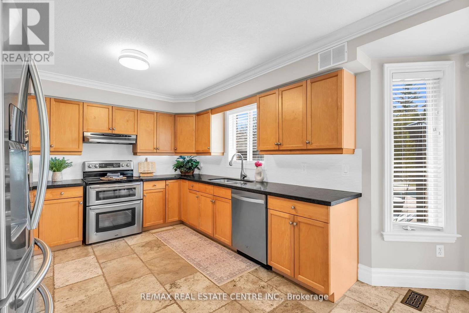 11 Chapman Road, Orangeville, Ontario  L9W 5C7 - Photo 11 - W13233306