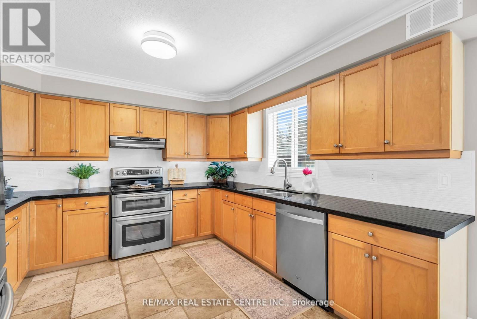 11 Chapman Road, Orangeville, Ontario  L9W 5C7 - Photo 12 - W13233306