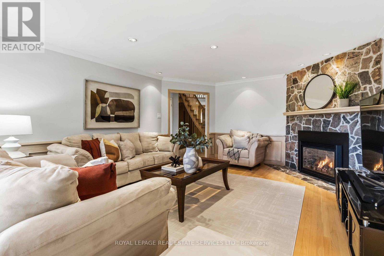 4330 Spinningdale Court, Mississauga, Ontario  L5M 3J8 - Photo 15 - W13233324
