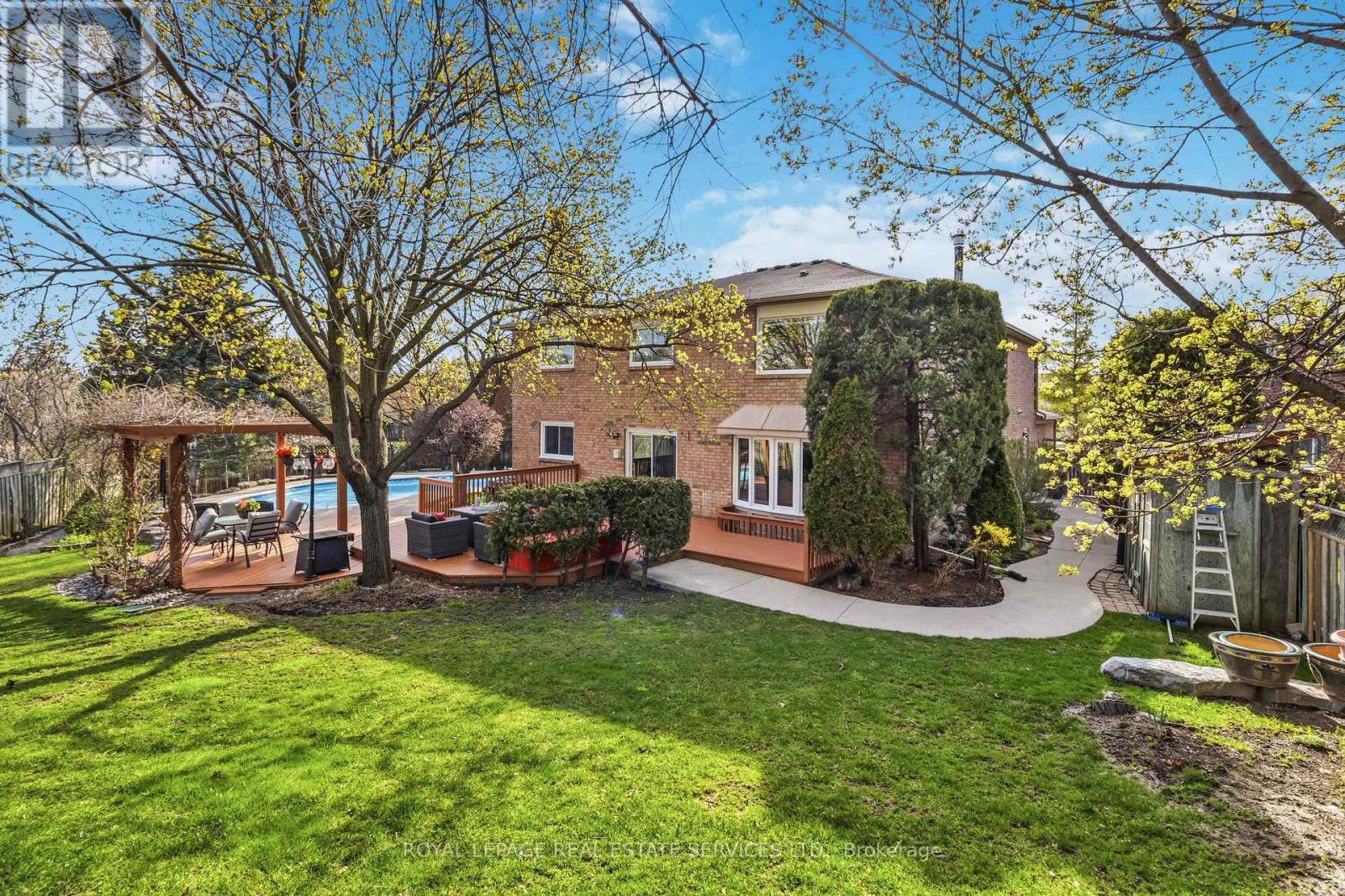 4330 Spinningdale Court, Mississauga, Ontario  L5M 3J8 - Photo 41 - W13233324