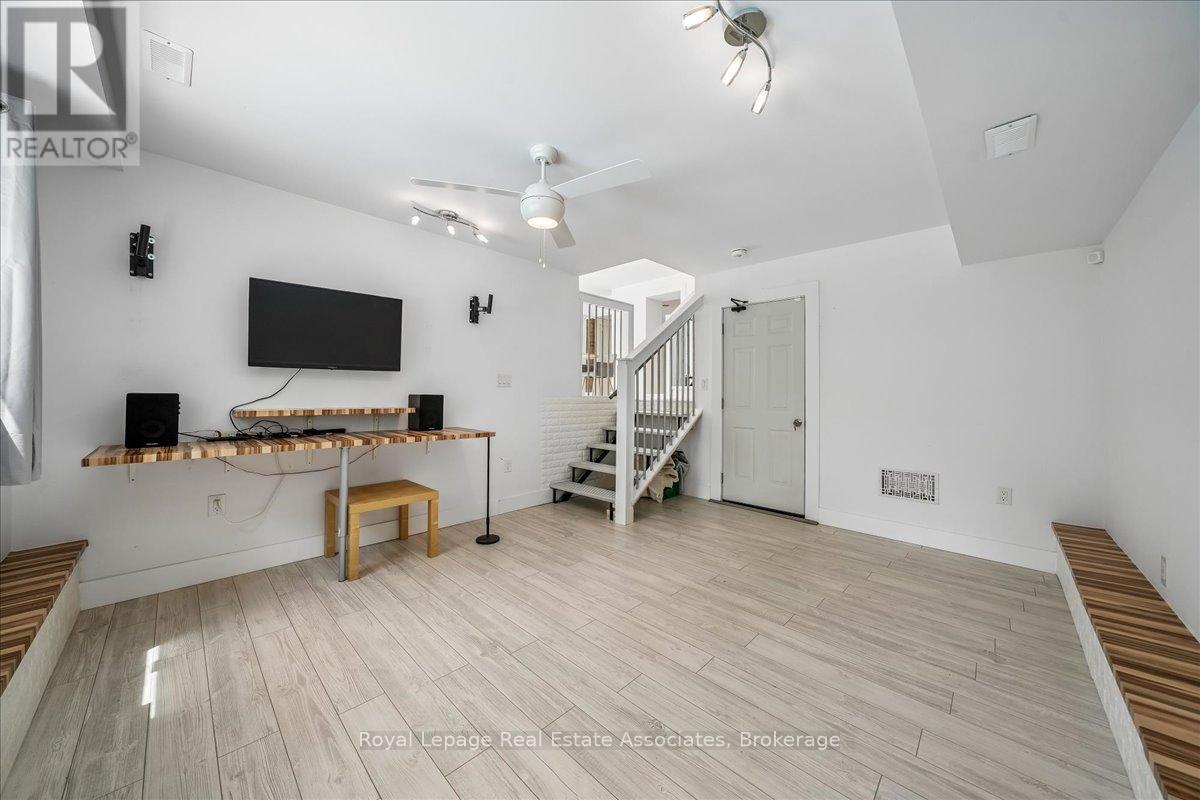 1168 Canterbury Road, Mississauga (Mineola), Ontario  L5G 4A2 - Photo 19 - W13233366