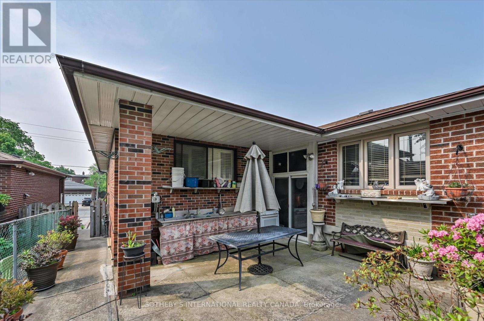 502 Queens Drive, Toronto, Ontario  M6L 1M8 - Photo 46 - W13233372