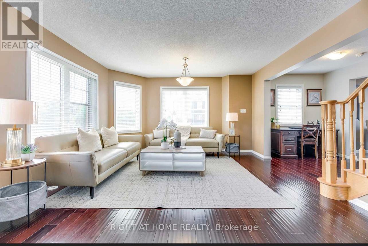 638 Holly Avenue, Milton, Ontario  L9T 0G3 - Photo 2 - W13233410