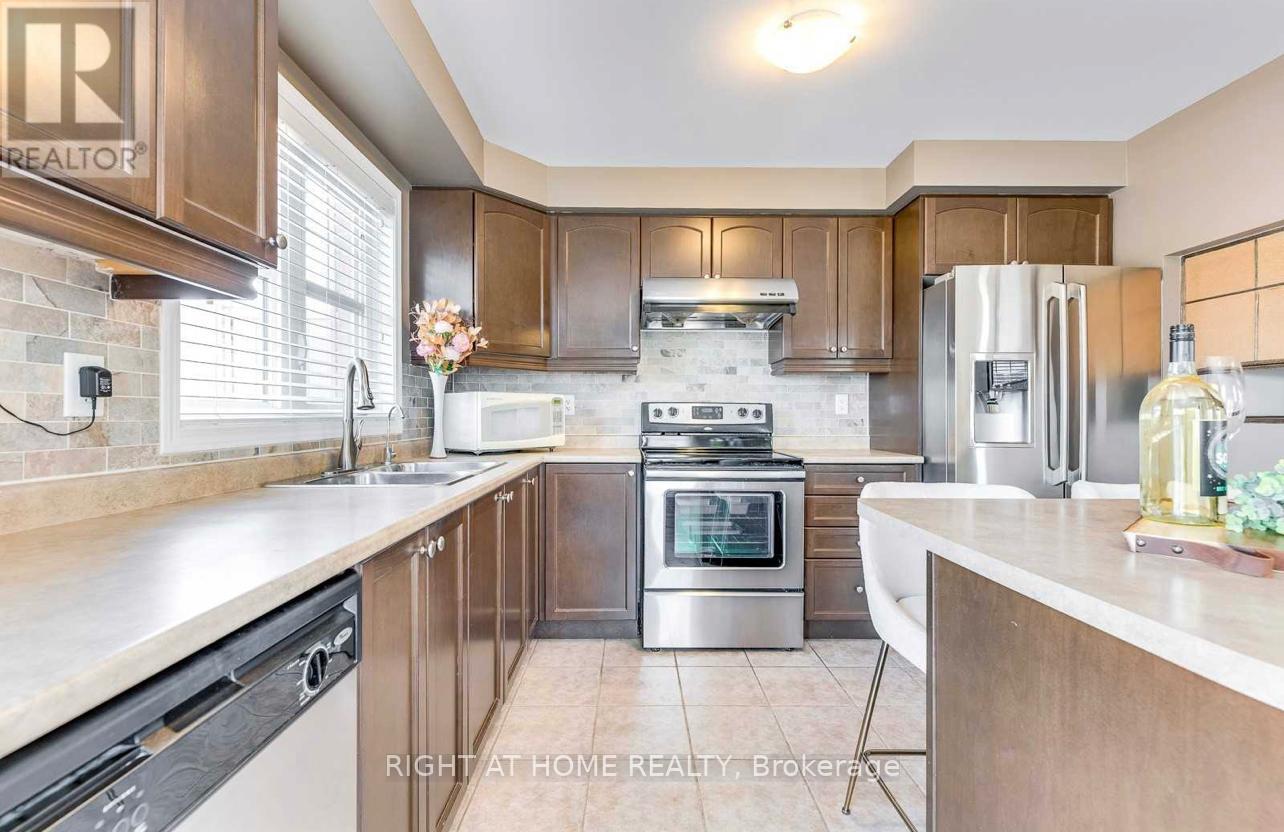638 Holly Avenue, Milton, Ontario  L9T 0G3 - Photo 8 - W13233410