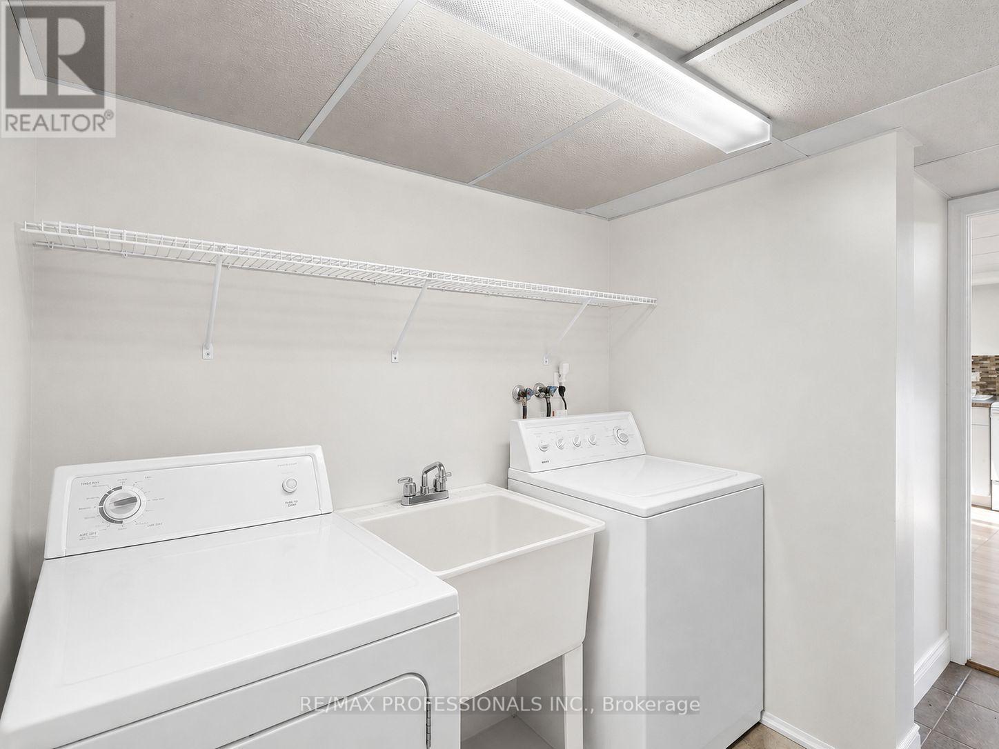 25 Waltham Drive, Toronto, Ontario  M9V 1S6 - Photo 33 - W13233416