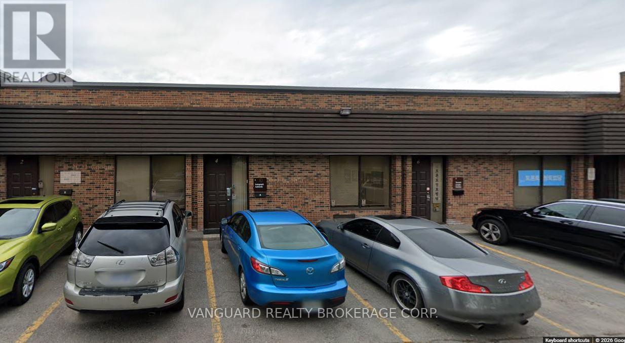 20 - 877 ALNESS STREET, Toronto, Ontario