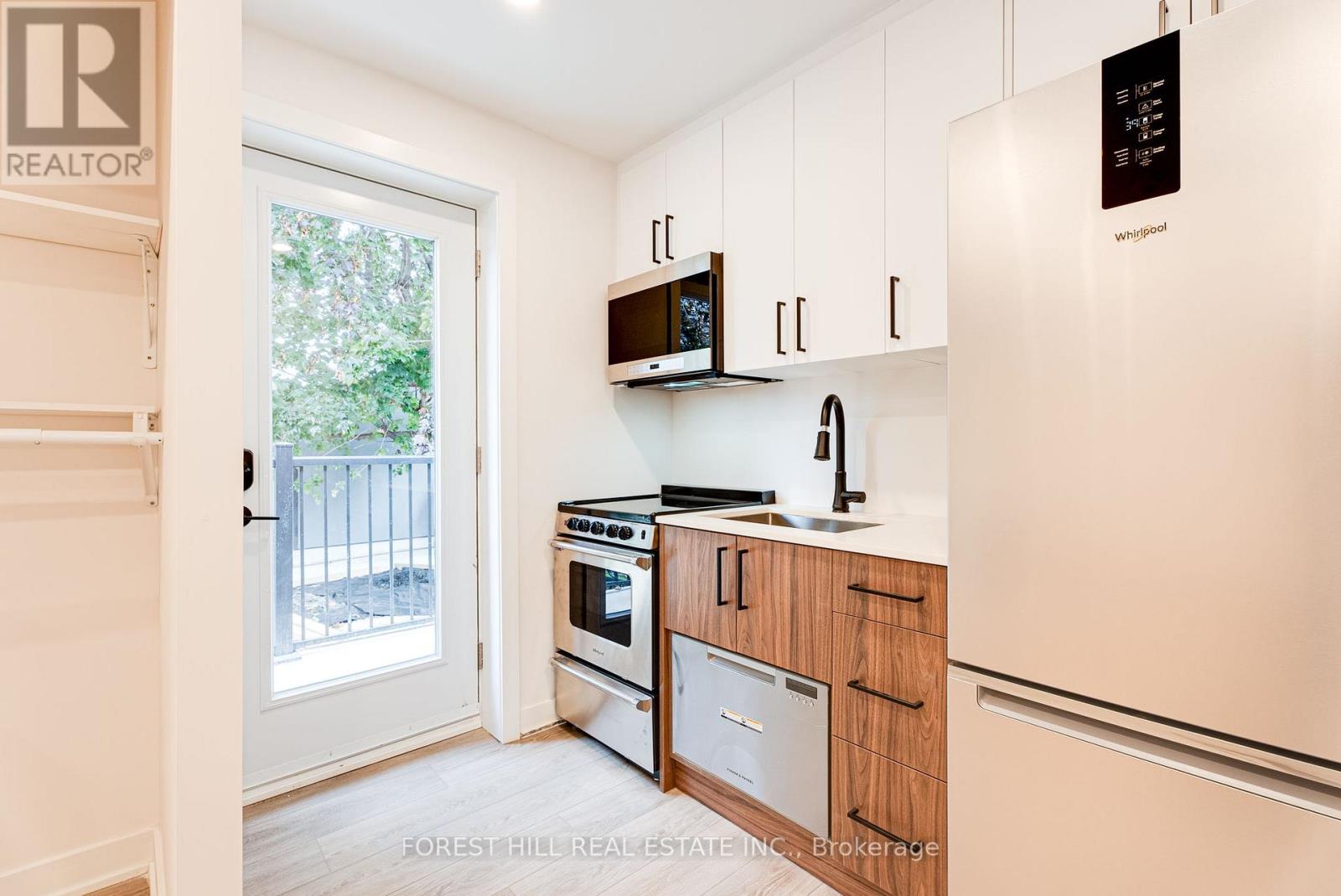 B - 50 William Cragg Drive, Toronto, Ontario  M3M 1V1 - Photo 2 - W13233442