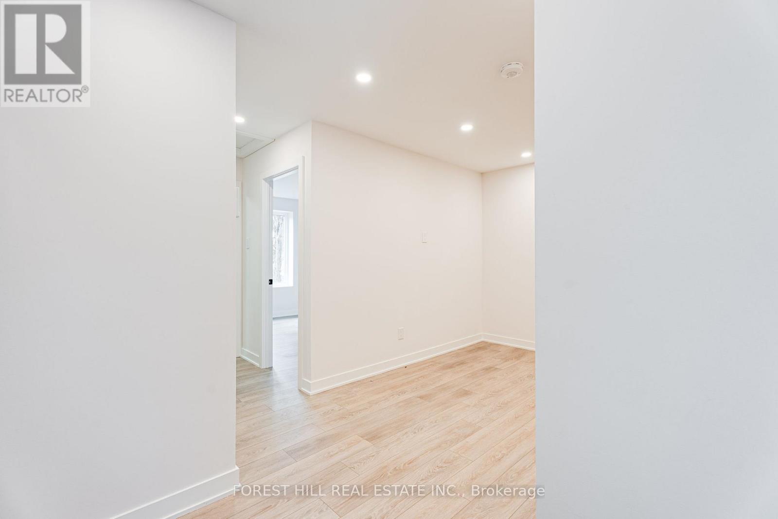 B - 50 William Cragg Drive, Toronto, Ontario  M3M 1V1 - Photo 4 - W13233442