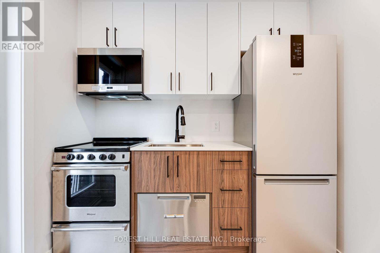 B - 50 William Cragg Drive, Toronto, Ontario  M3M 1V1 - Photo 5 - W13233442