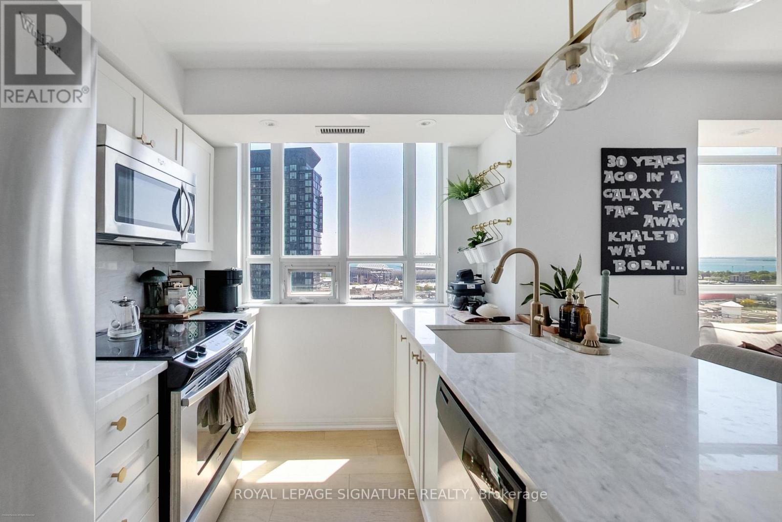 1910 - 125 Western Battery Road, Toronto, Ontario  M6K 3R8 - Photo 2 - C13233582