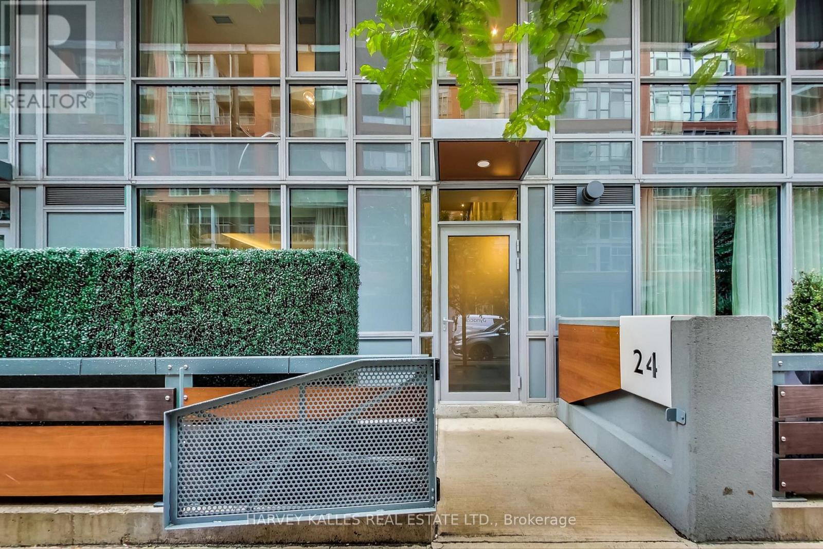 TH24 - 30 NELSON STREET, Toronto, Ontario