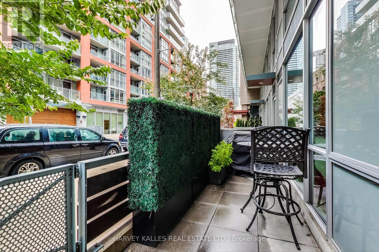 Th24 - 30 Nelson Street, Toronto, Ontario  M5V 0H5 - Photo 2 - C13233604