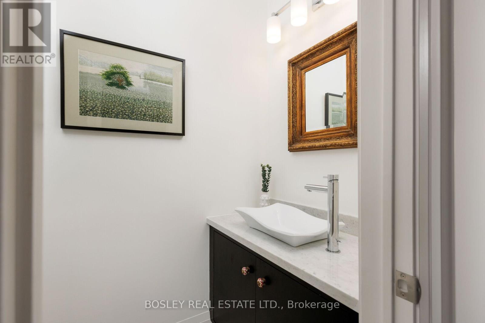 Upper - 19 Cardiff Road, Toronto, Ontario  M4P 2N6 - Photo 17 - C13233616